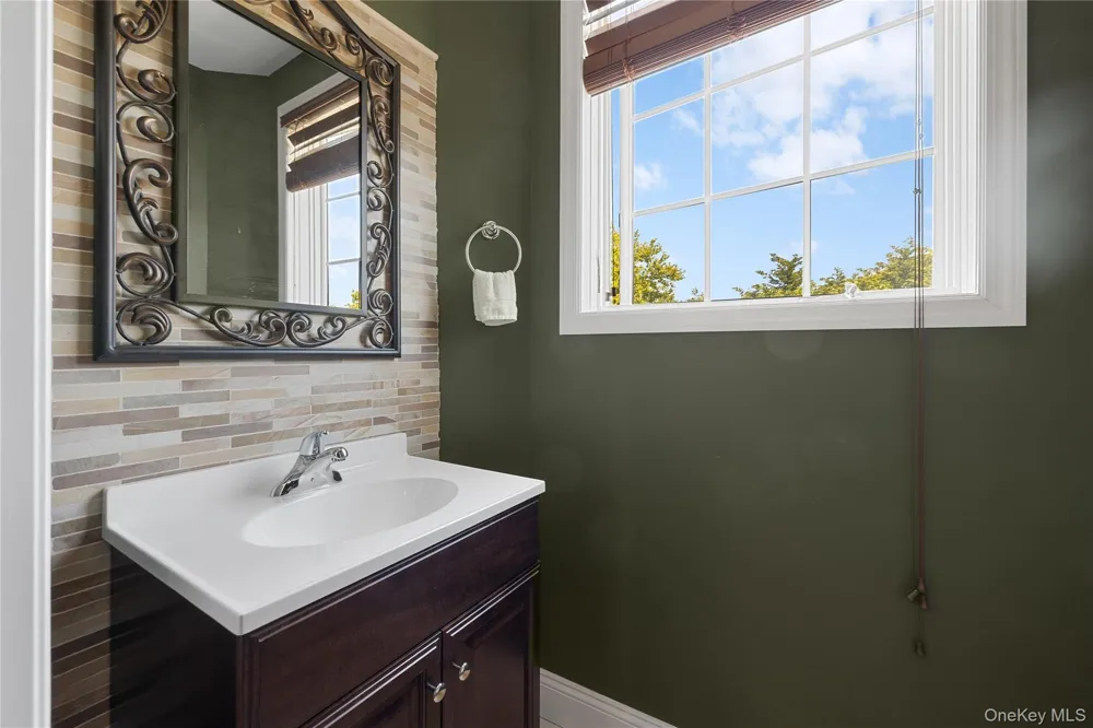 65 W Bayberry Road Islip, NY 11751