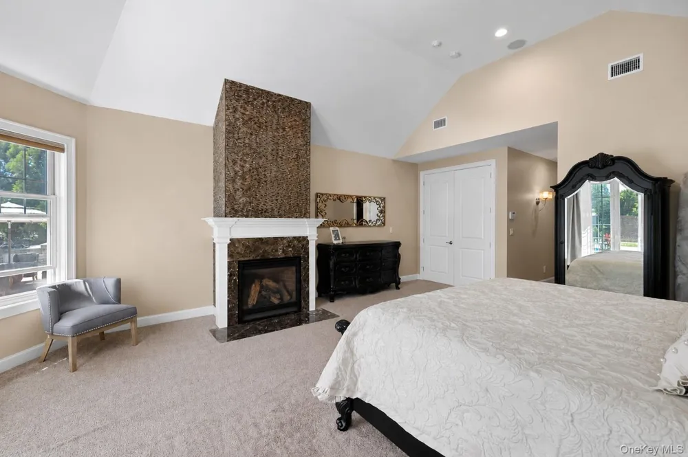 65 W Bayberry Road Islip, NY 11751