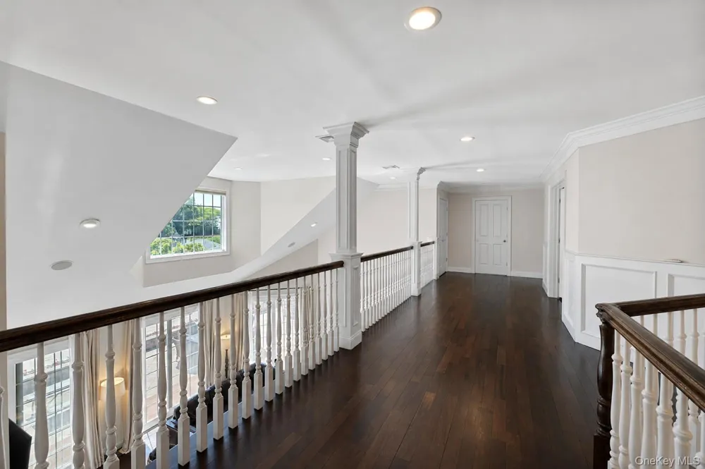 65 W Bayberry Road Islip, NY 11751
