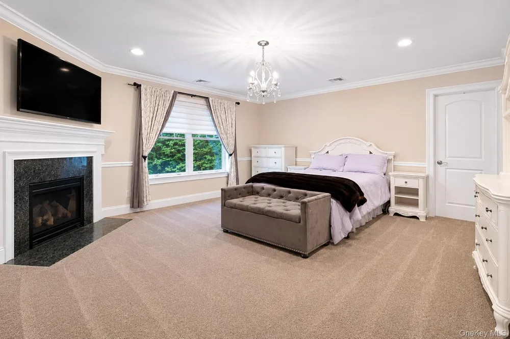 65 W Bayberry Road Islip, NY 11751