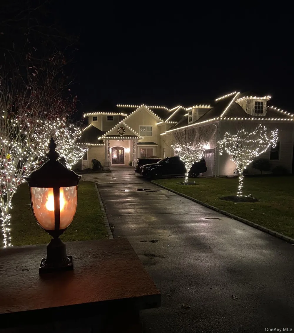 65 W Bayberry Road Islip, NY 11751
