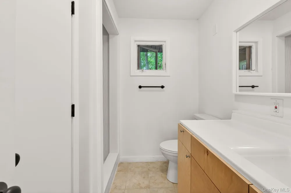 5 Lazy Brook Lane Woodstock, NY 12498
