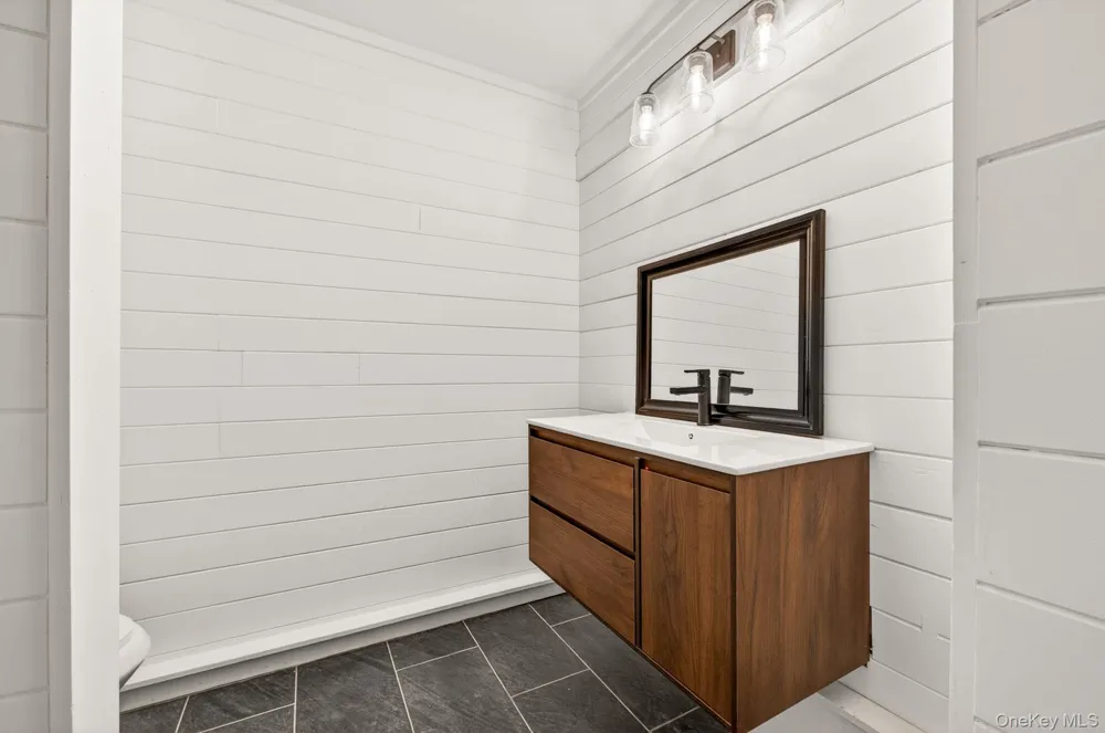 5 Lazy Brook Lane Woodstock, NY 12498