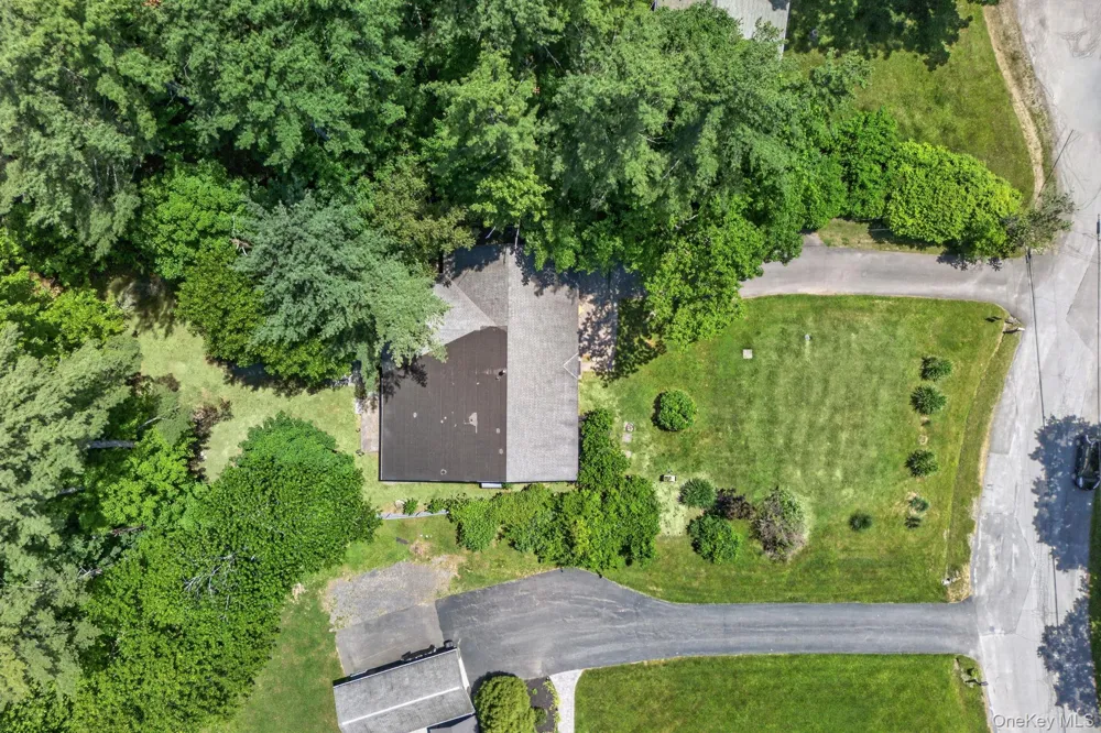 5 Lazy Brook Lane Woodstock, NY 12498