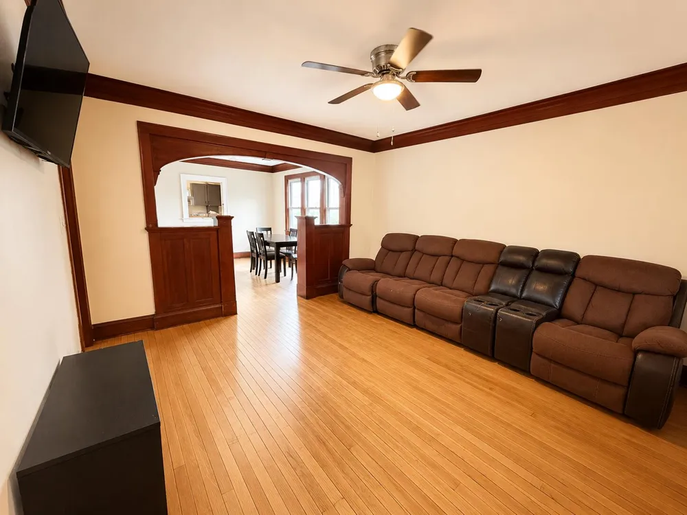 4319 Towle Avenue Hammond, IN 46327