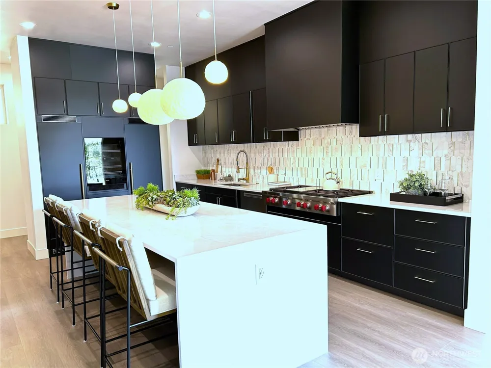 8243 W Mercer Way Mercer Island, WA 98040
