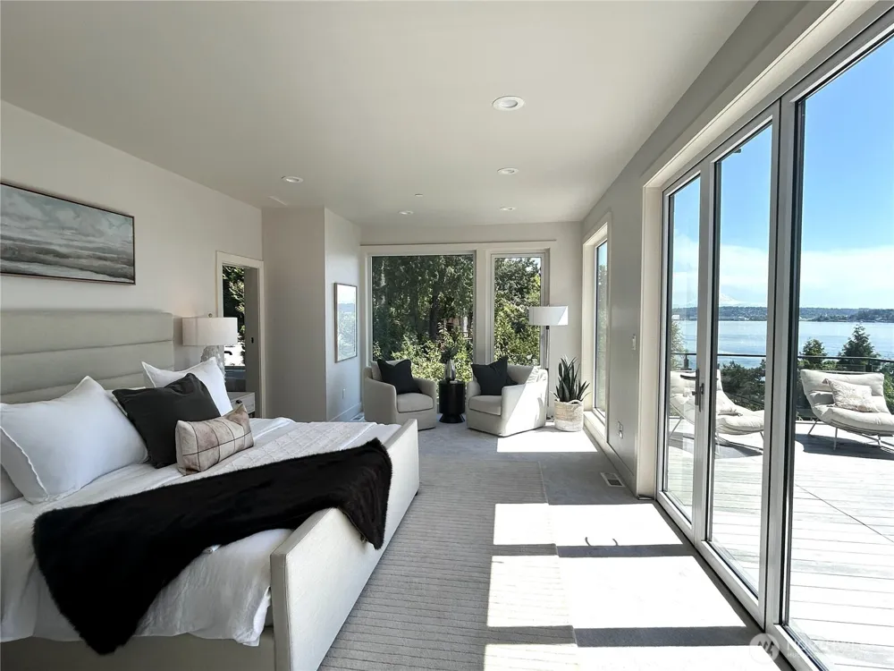 8243 W Mercer Way Mercer Island, WA 98040