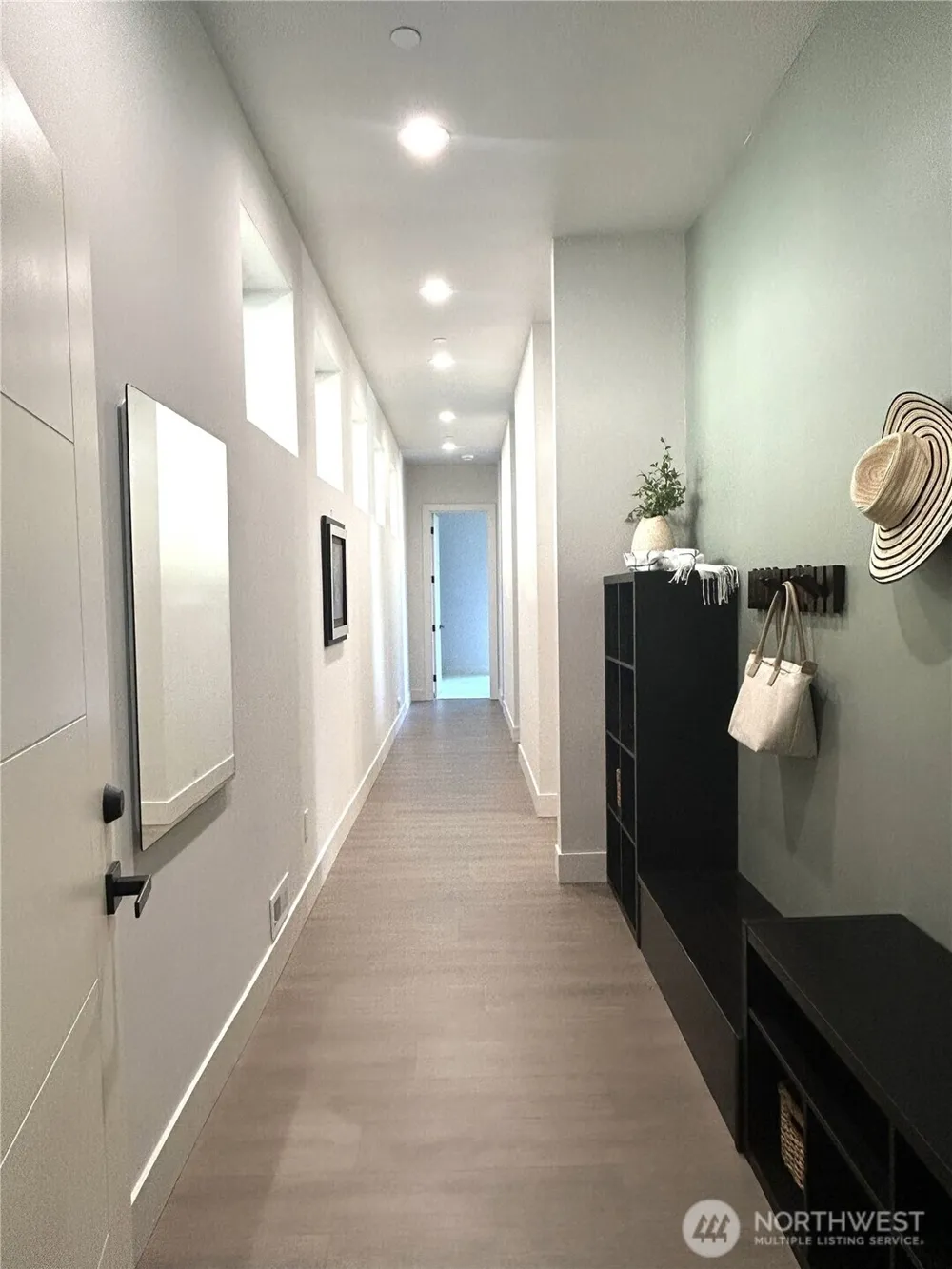 8243 W Mercer Way Mercer Island, WA 98040