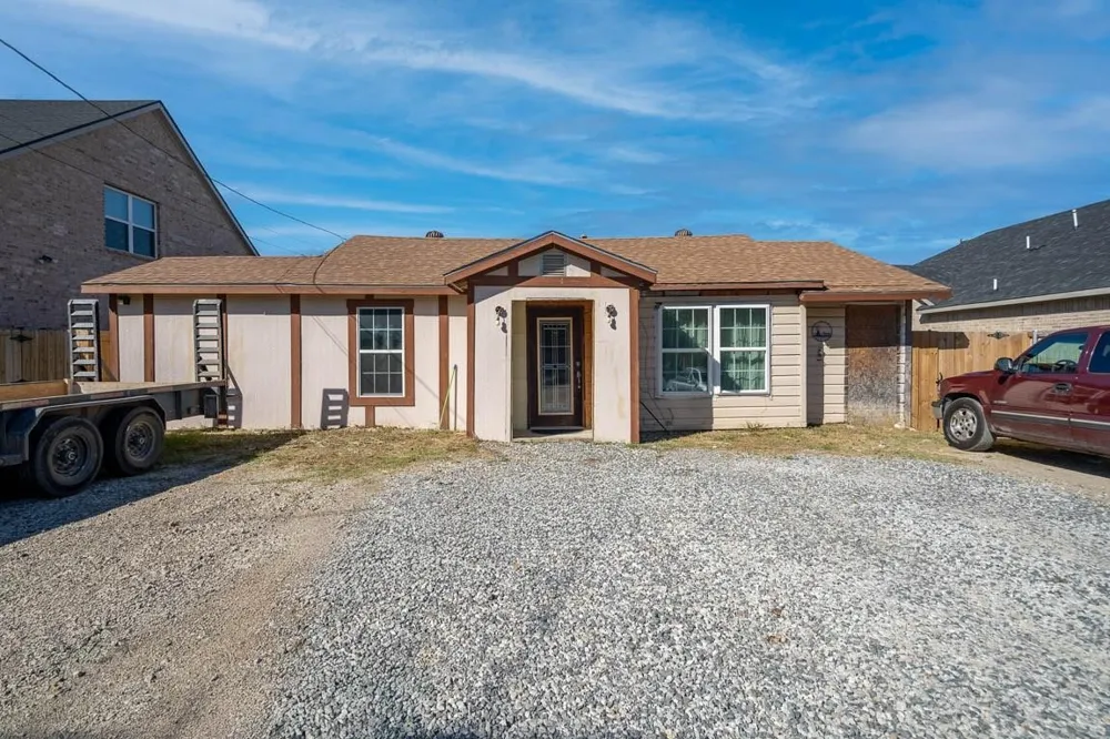 4115 S Peachtree Road Balch Springs, TX 75180
