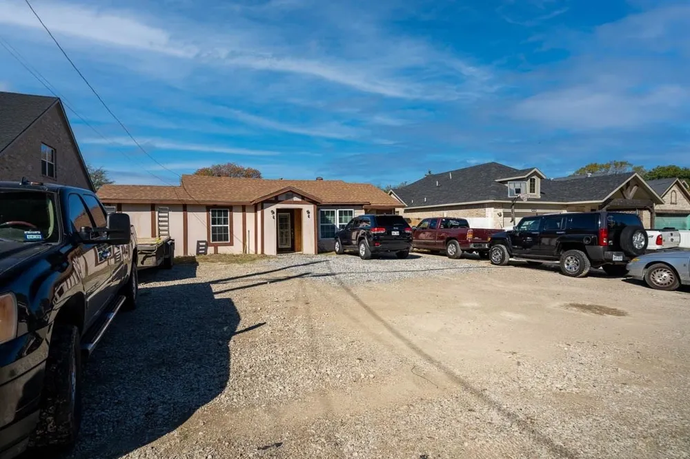 4115 S Peachtree Road Balch Springs, TX 75180