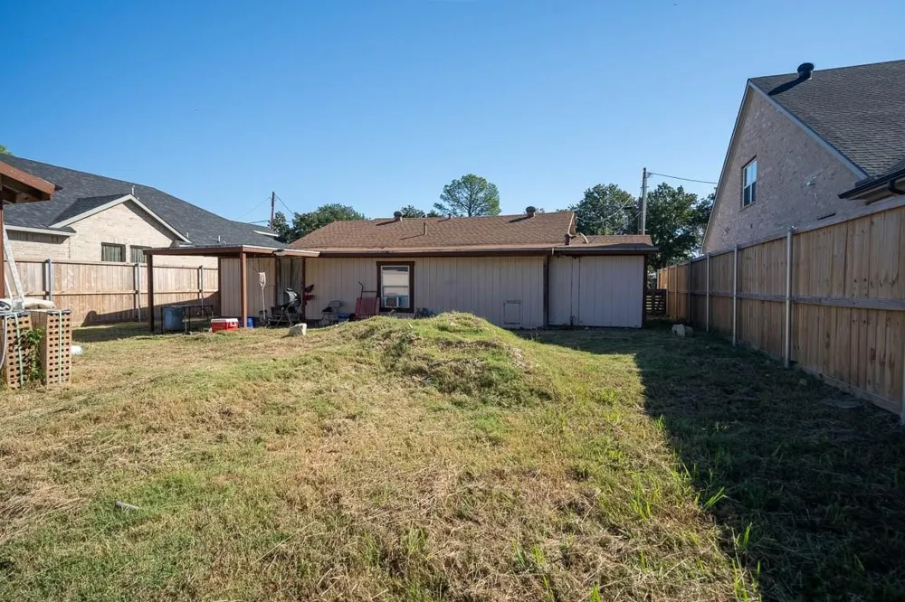 4115 S Peachtree Road Balch Springs, TX 75180