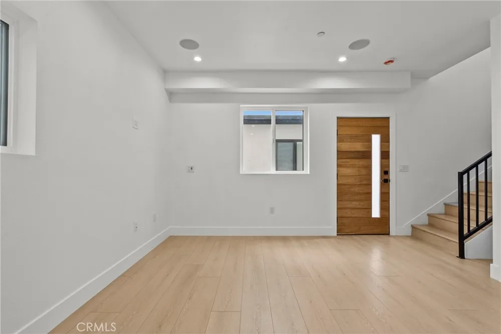 326 Leslie Way Highland Park, CA 90042