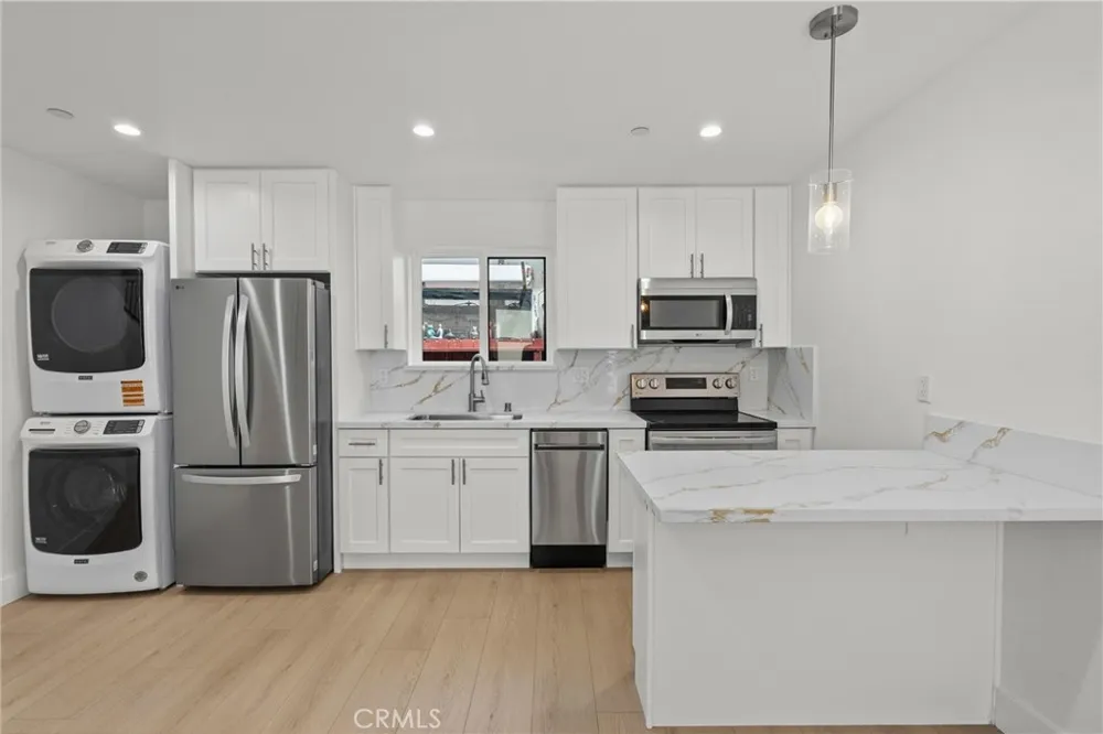 322 Leslie Way Highland Park, CA 90042