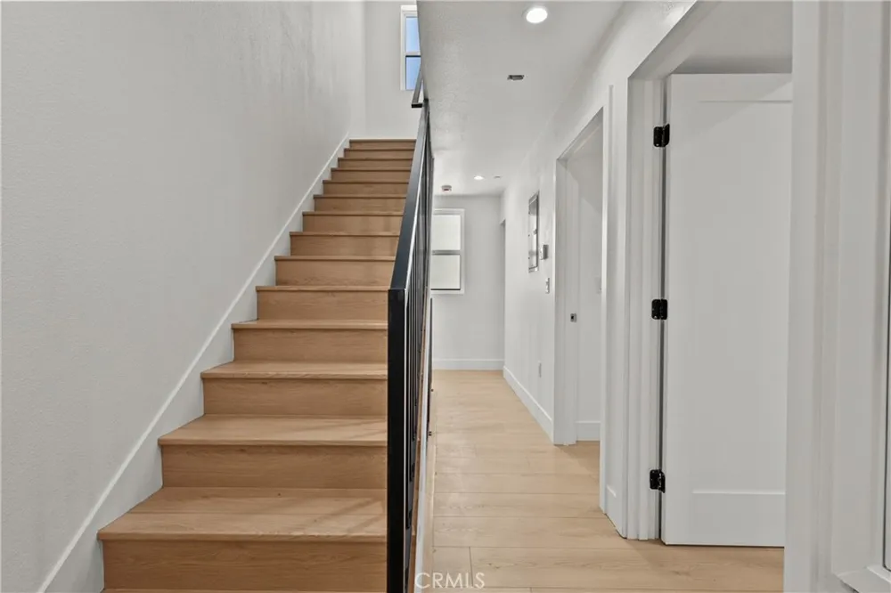 322 Leslie Way Highland Park, CA 90042