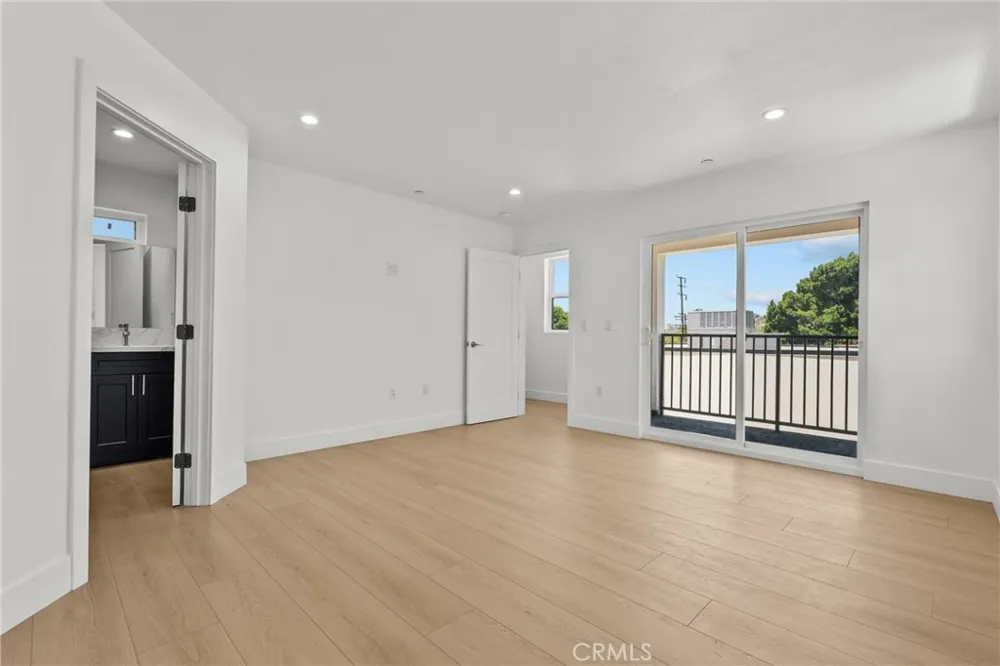 322 Leslie Way Highland Park, CA 90042