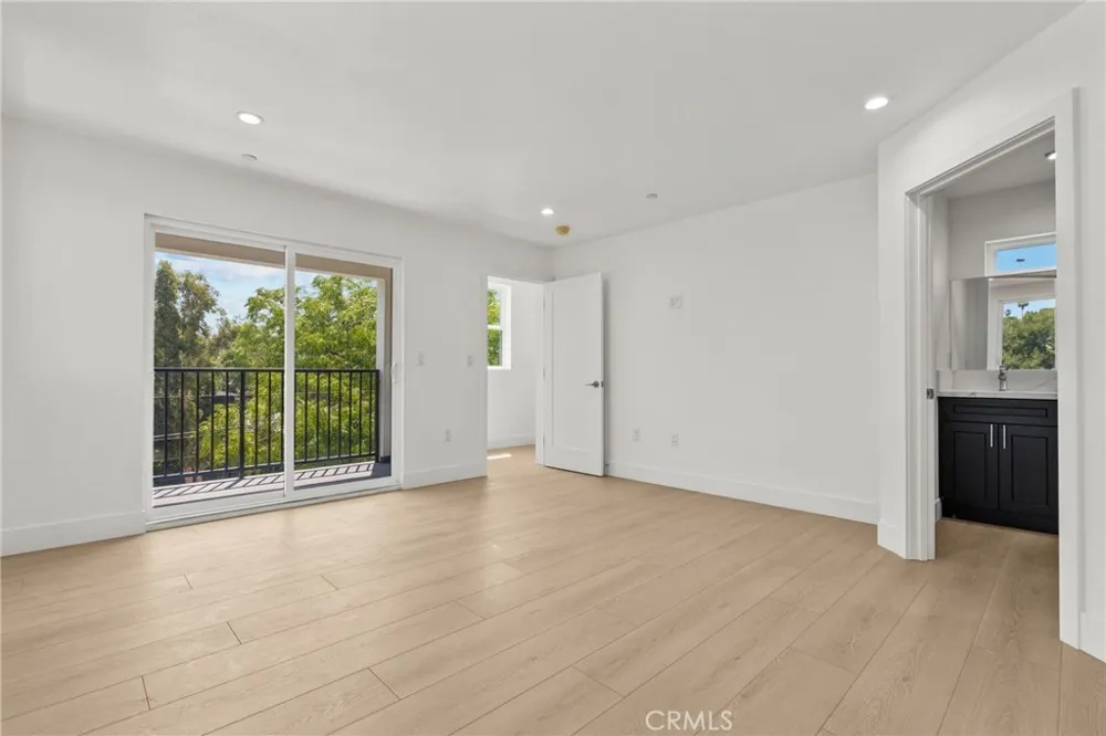 322 Leslie Way Highland Park, CA 90042