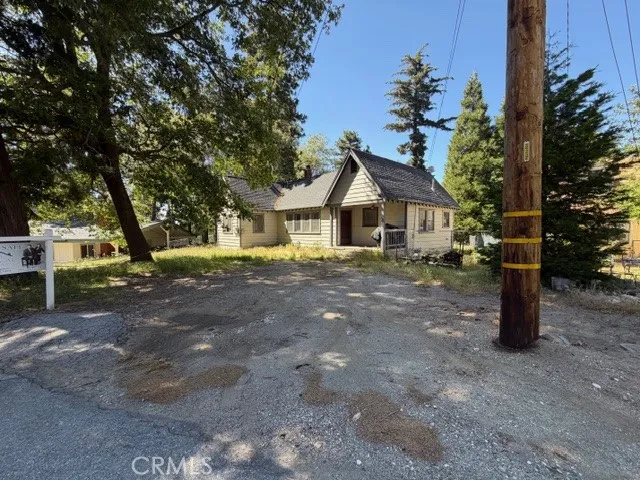 22228 Forest Cedarpines Park, CA 92322