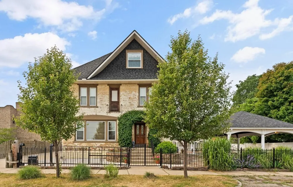 424 Huron Street South Haven City, MI 49090