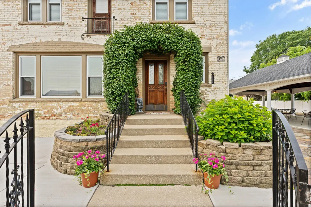 424 Huron Street South Haven City, MI 49090