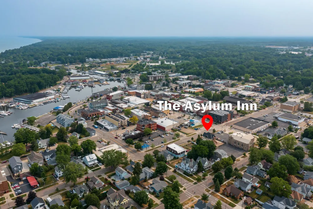 424 Huron Street South Haven City, MI 49090