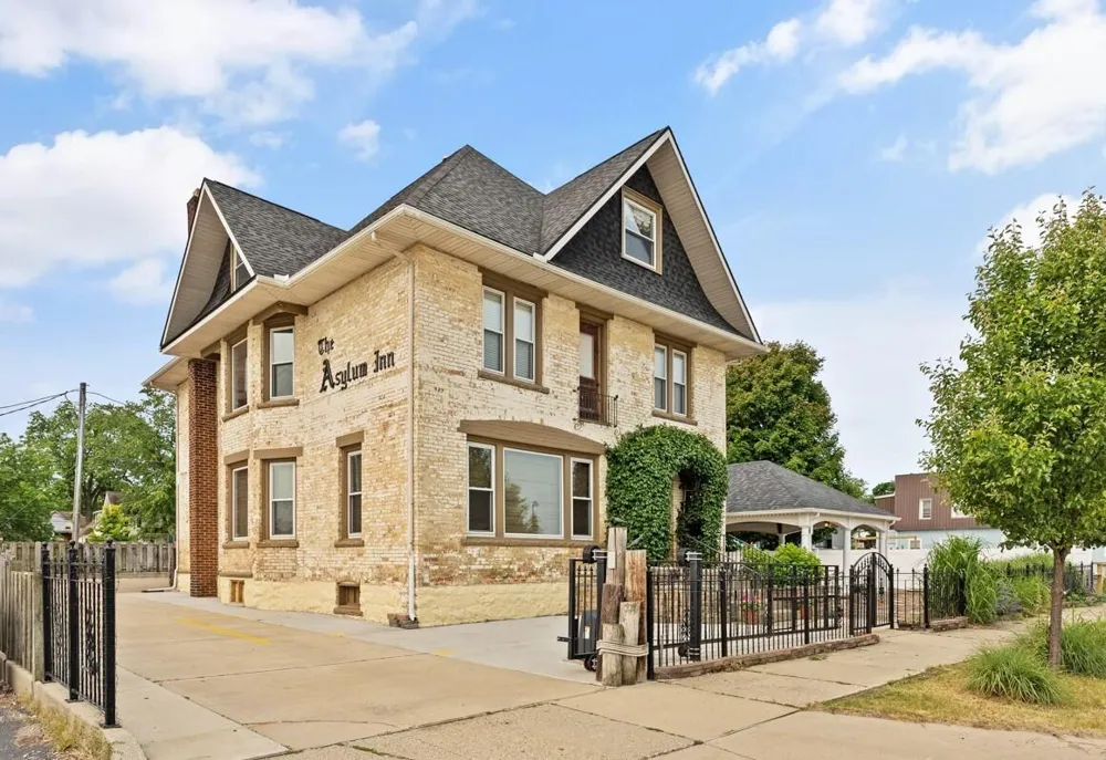424 Huron Street South Haven City, MI 49090