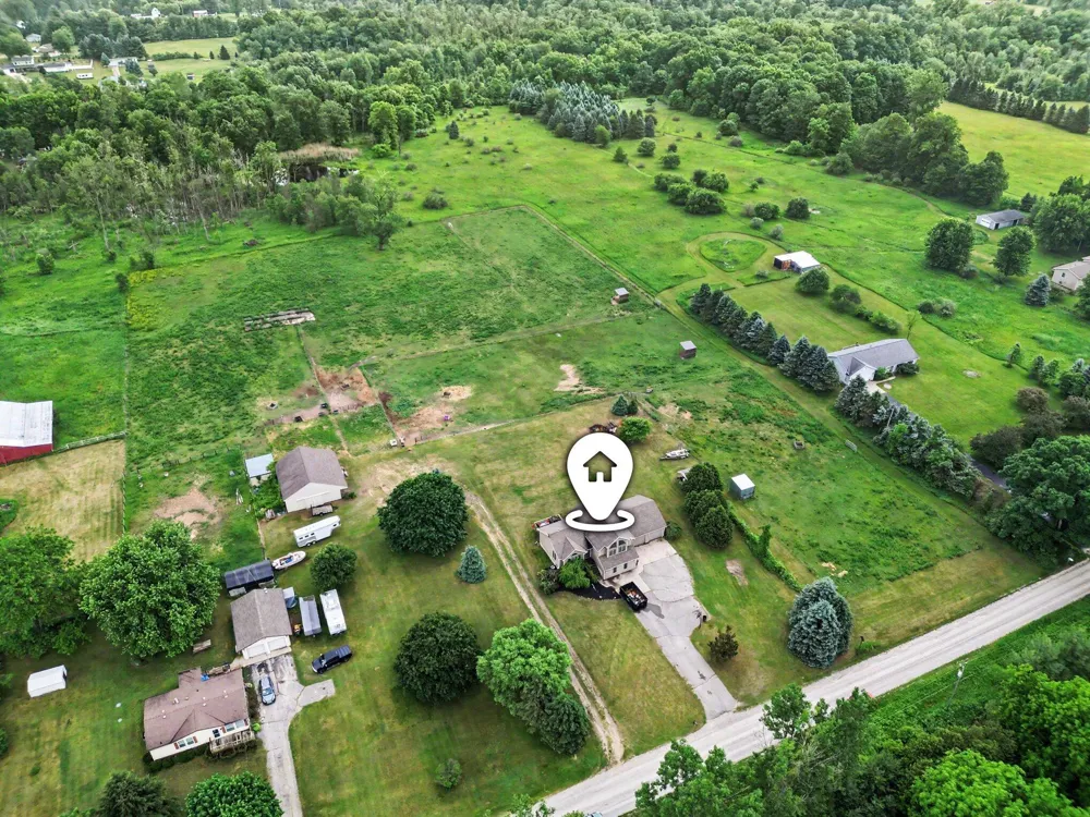 15530 Snauble Avenue NE Cedar Springs, MI 49319