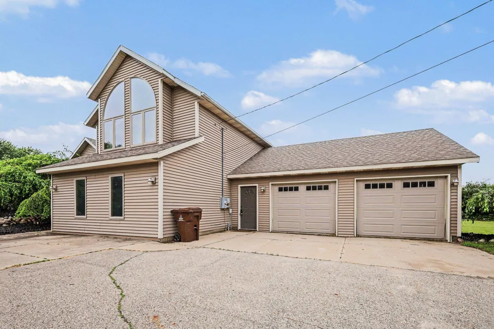 15530 Snauble Avenue NE Cedar Springs, MI 49319