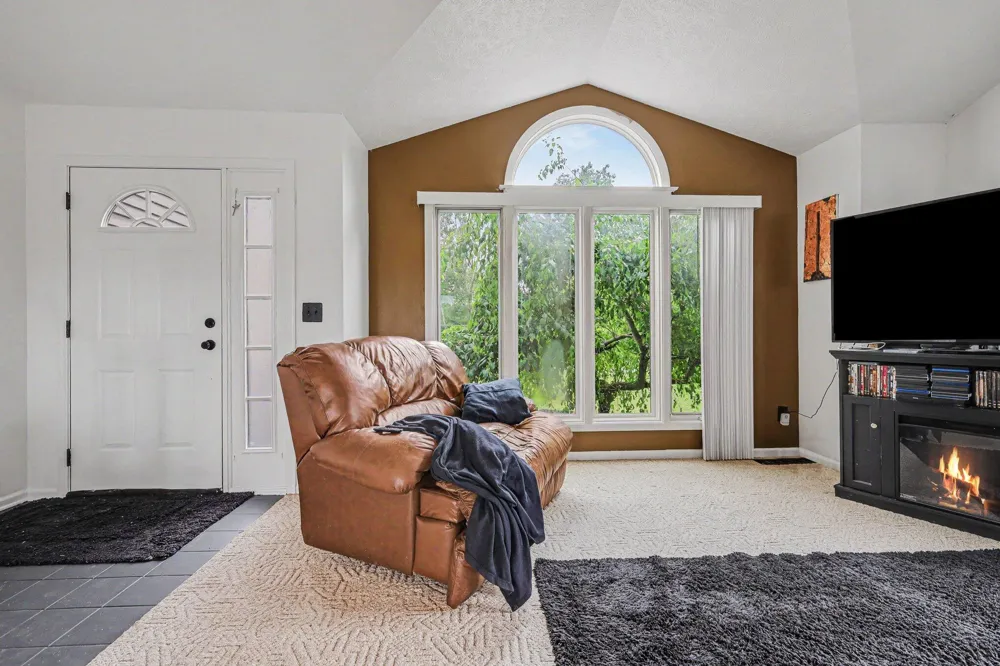 15530 Snauble Avenue NE Cedar Springs, MI 49319