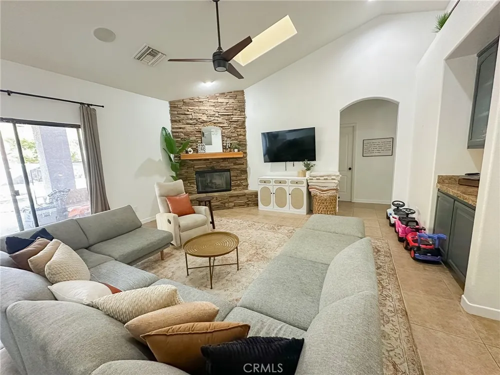 7525 Whitney Yucca Valley, CA 92284