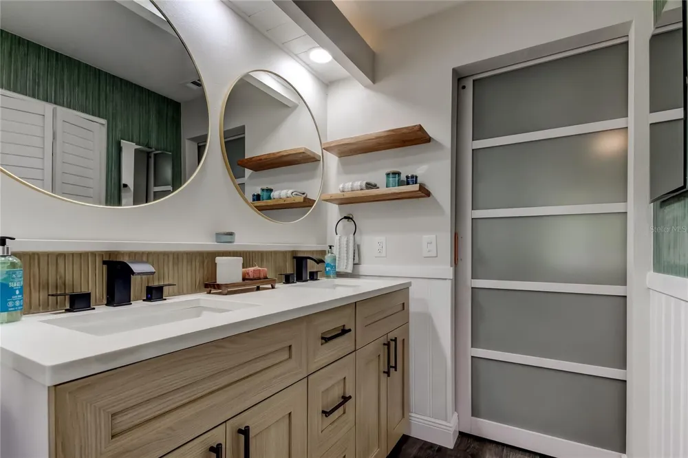 2673 SABAL SPRINGS CIRCLE #201 Clearwater, FL 33761