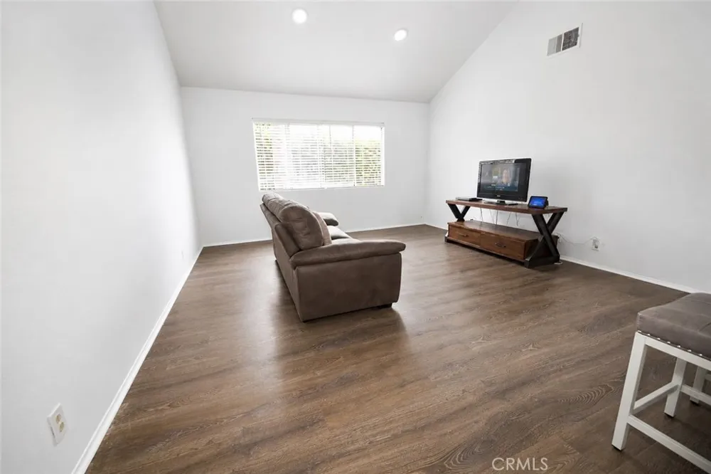 313 E Hyde Park #5 Inglewood, CA 90302