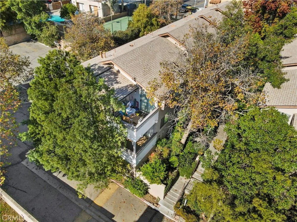 10237 De Soto #A Chatsworth, CA 91311