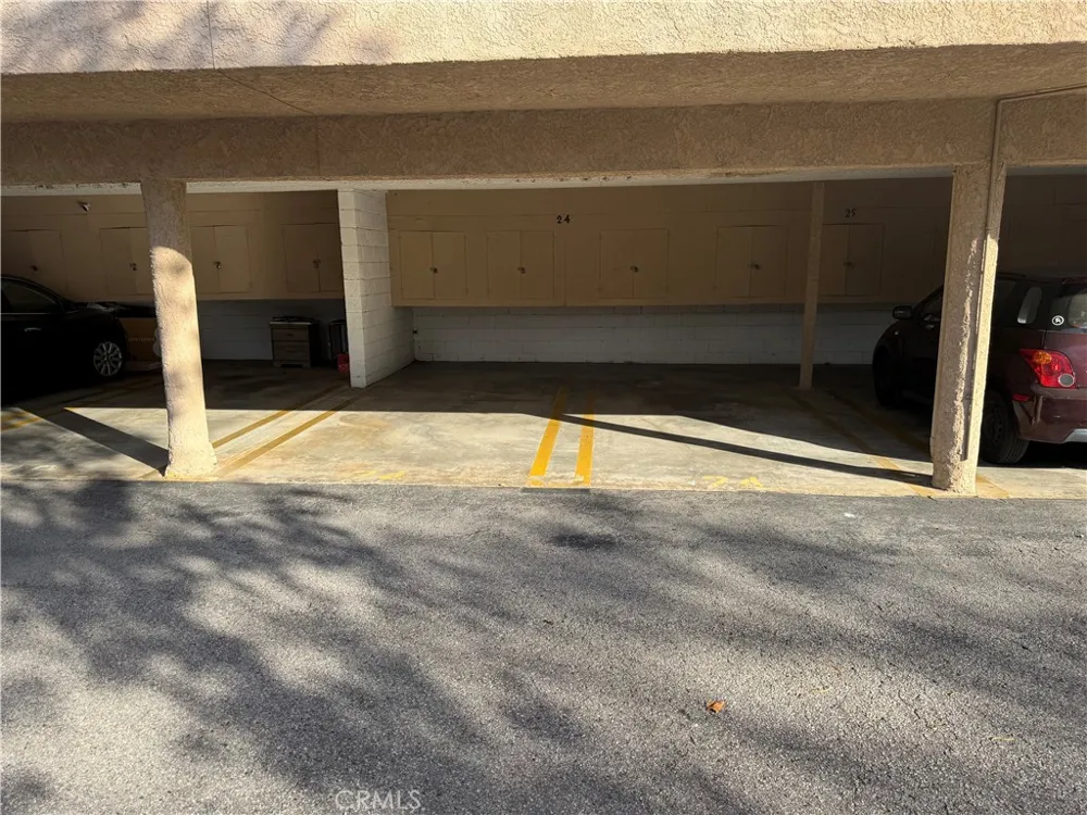 10237 De Soto #A Chatsworth, CA 91311
