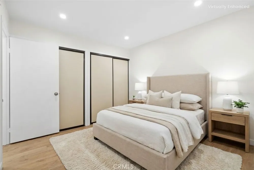 10237 De Soto #A Chatsworth, CA 91311