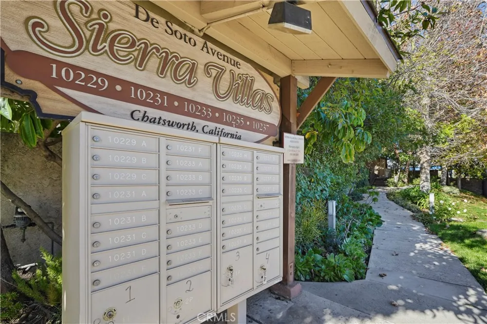 10237 De Soto #A Chatsworth, CA 91311