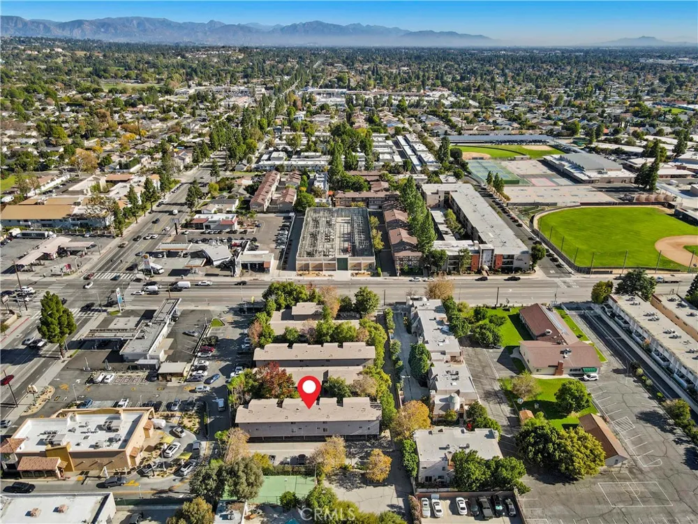 10237 De Soto #A Chatsworth, CA 91311