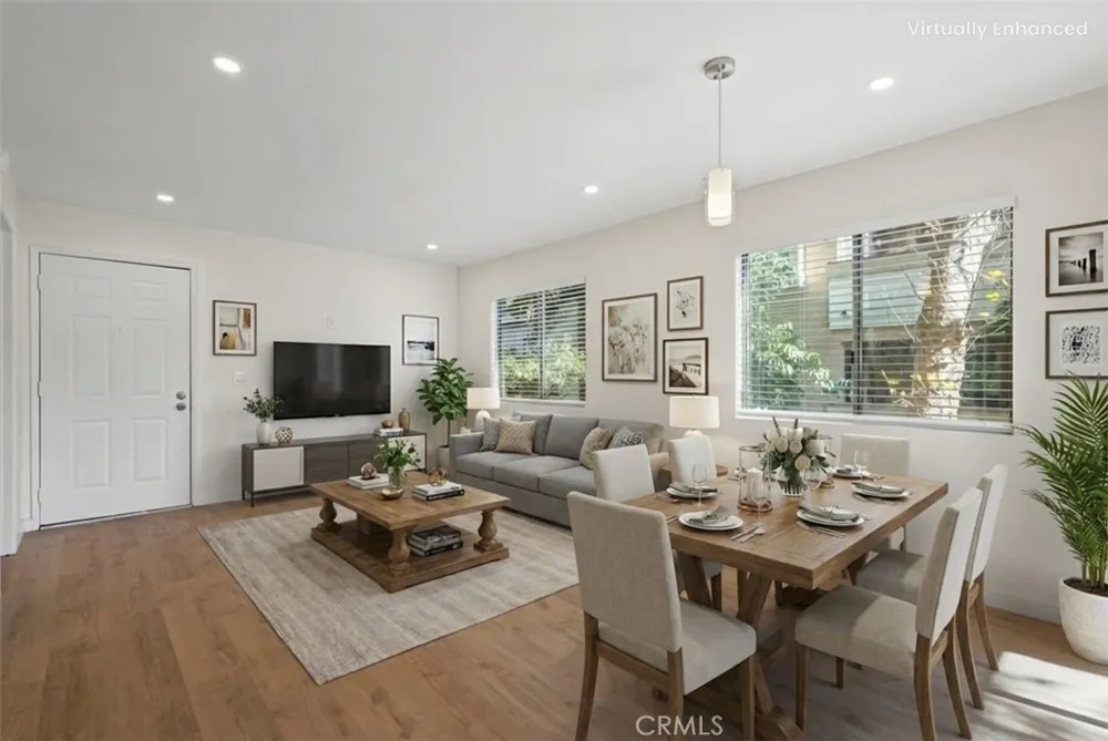 10237 De Soto #A Chatsworth, CA 91311