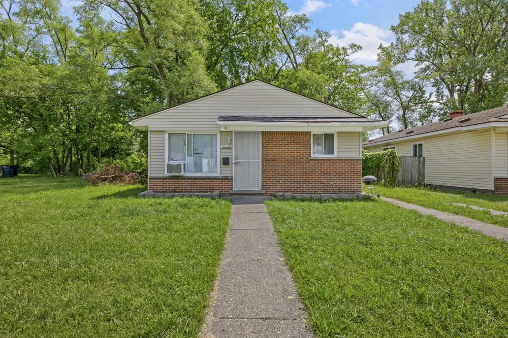 10028 Stahelin Avenue Detroit, MI 48228