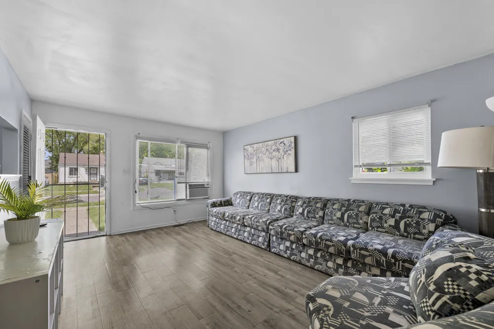 10028 Stahelin Avenue Detroit, MI 48228