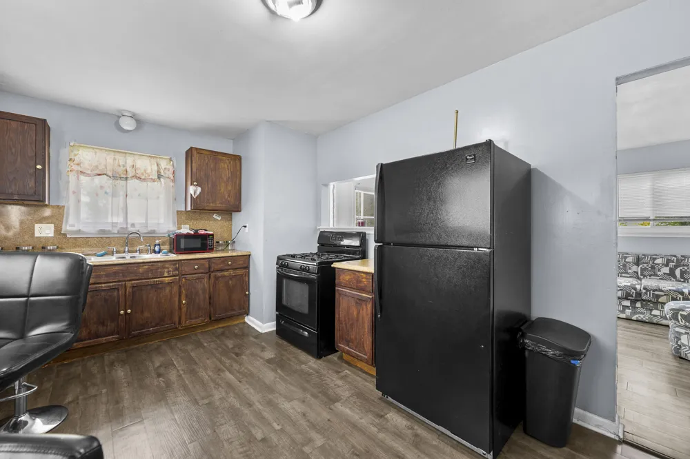 10028 Stahelin Avenue Detroit, MI 48228