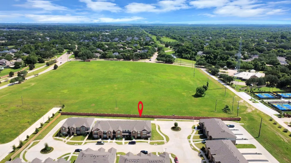8002 Scanlan Oak Missouri City, TX 77459