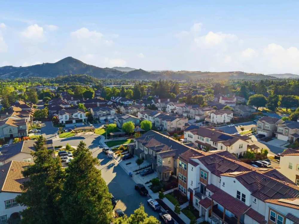 585 Los Castanos Drive Morgan Hill, CA 95037