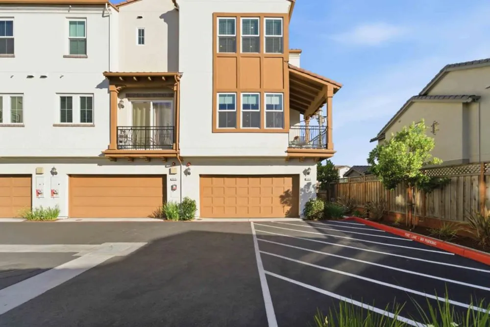 585 Los Castanos Drive Morgan Hill, CA 95037