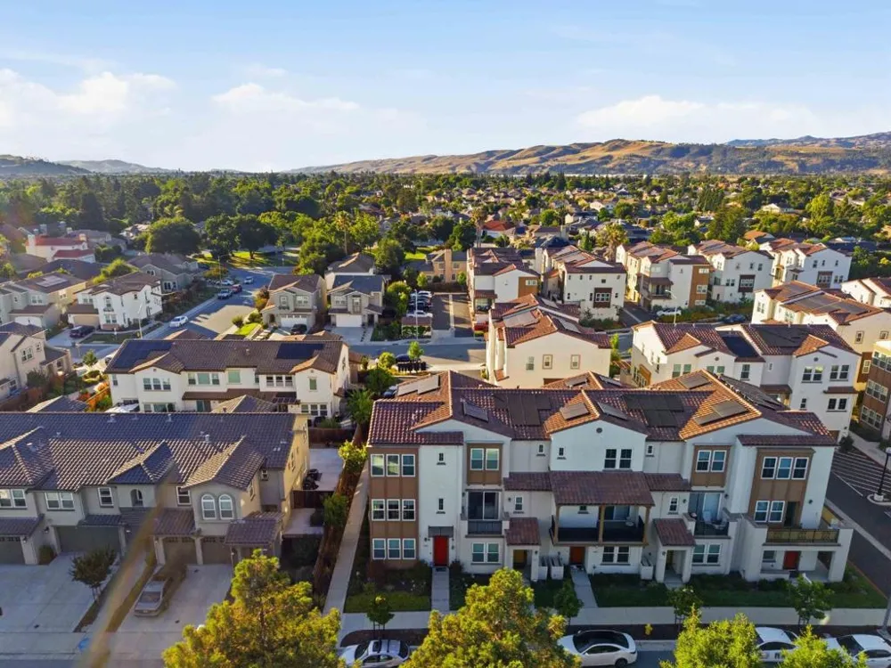 585 Los Castanos Drive Morgan Hill, CA 95037