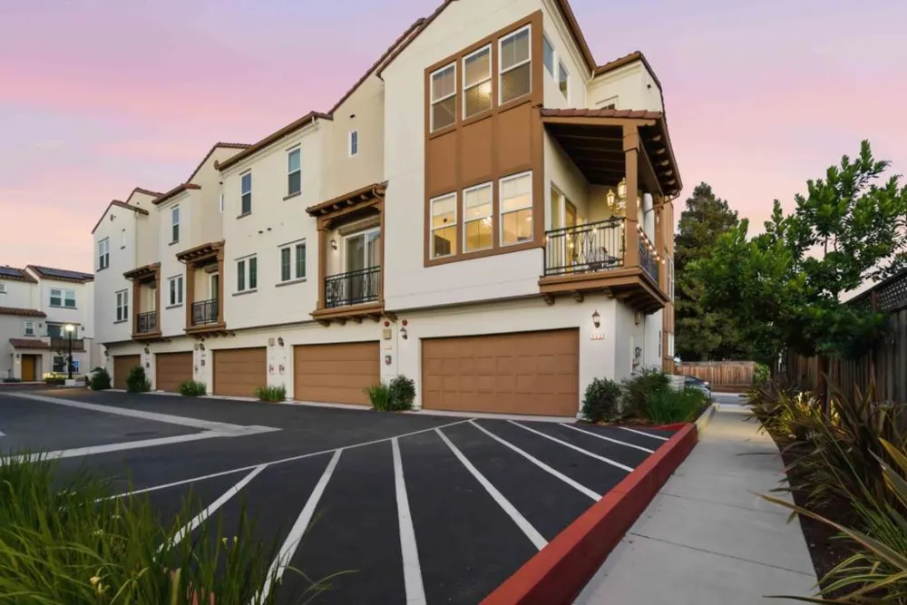 585 Los Castanos Drive Morgan Hill, CA 95037