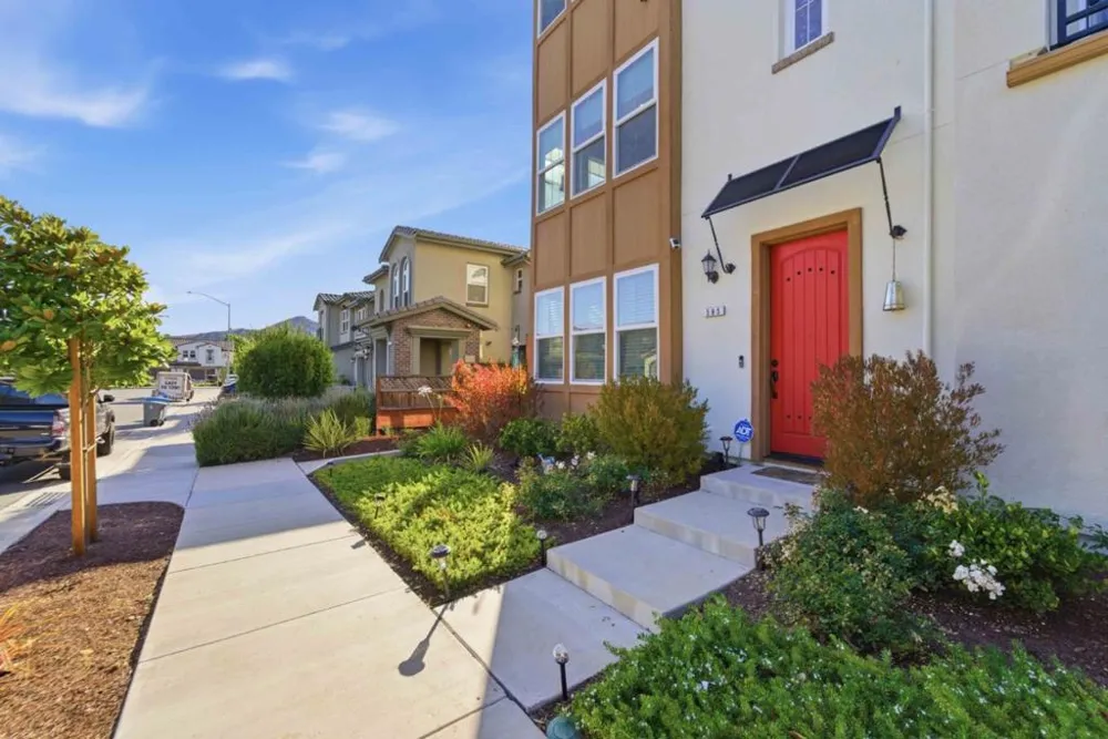 585 Los Castanos Drive Morgan Hill, CA 95037