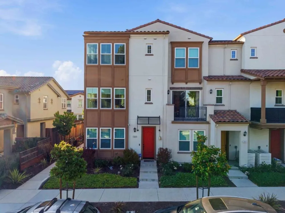 585 Los Castanos Drive Morgan Hill, CA 95037