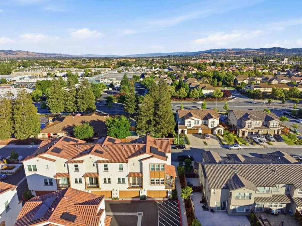 585 Los Castanos Drive Morgan Hill, CA 95037