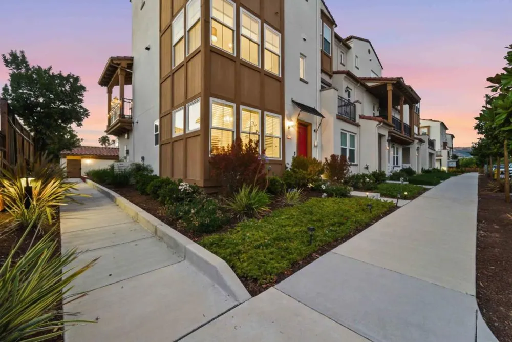 585 Los Castanos Drive Morgan Hill, CA 95037