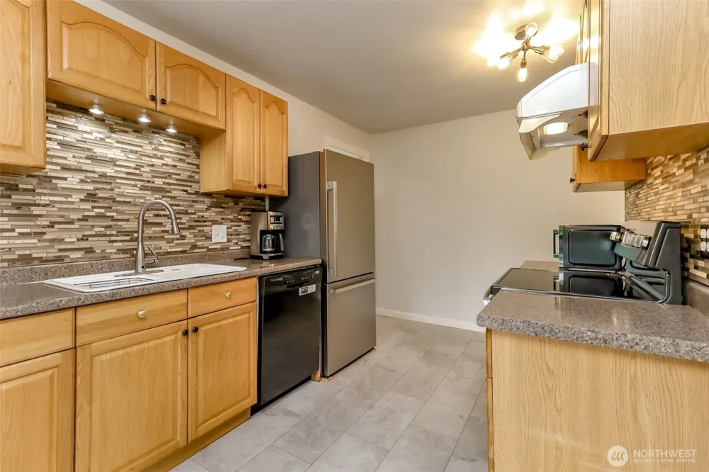 98 31st Avenue Milton, WA 98354